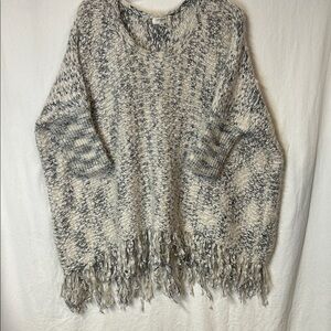 Umgee Women’s Cozy Gray and Cream  Sweater Oversized M/L Chunky Knit